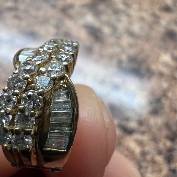 pre owned diamond earrings in 18k solid gold, real diamonds, - Picture 2 of 4